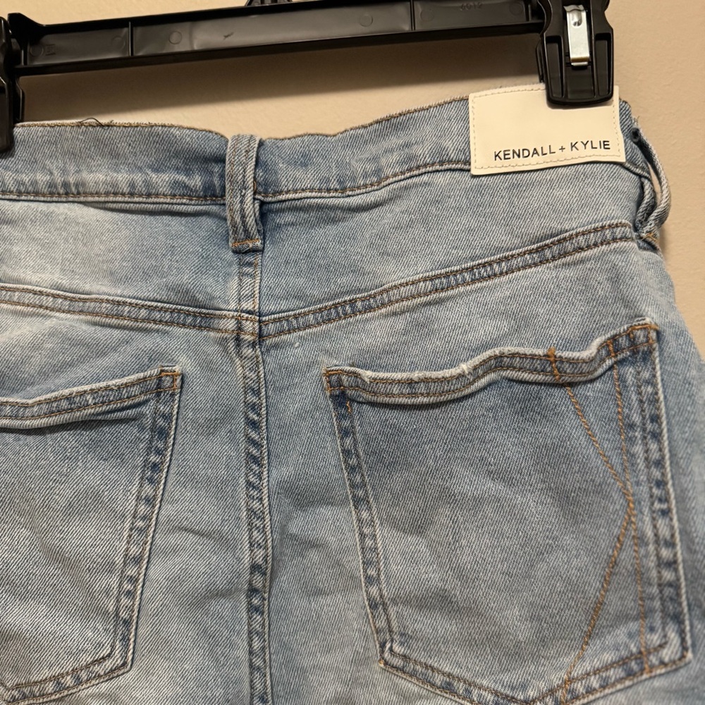 KENDALL + KYLIE THE BOYFRIEND BERMUDA Light Blue Women's Jean Shorts 11 / 30